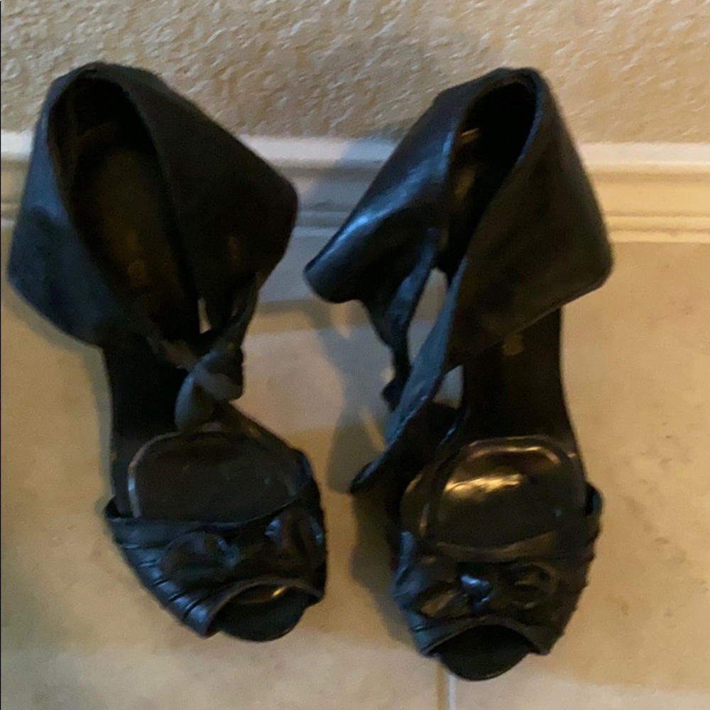 Lamb platform heels